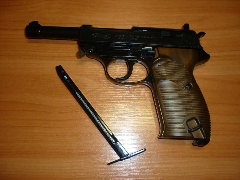 2)Walther P38 (Umarex) с ВВ глазами владельца