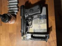 Пневматический пистолет Umarex Beretta 84FS 4,5 мм