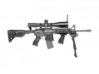 Пистолетная рукоятка Fab-Defense для M16, M4, AR15 (полимерная, черная) на оружии