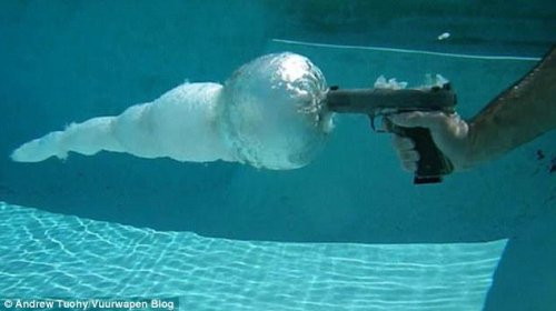 2)Выстрел под водой: как это выглядит?