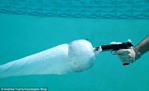 3)Выстрел под водой: как это выглядит?