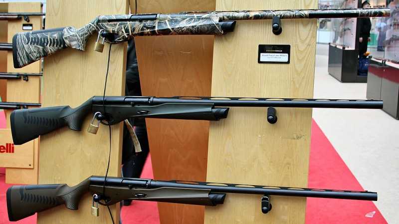 ARMS_&_Hunting_2010_exhibition_(331-13).jpg