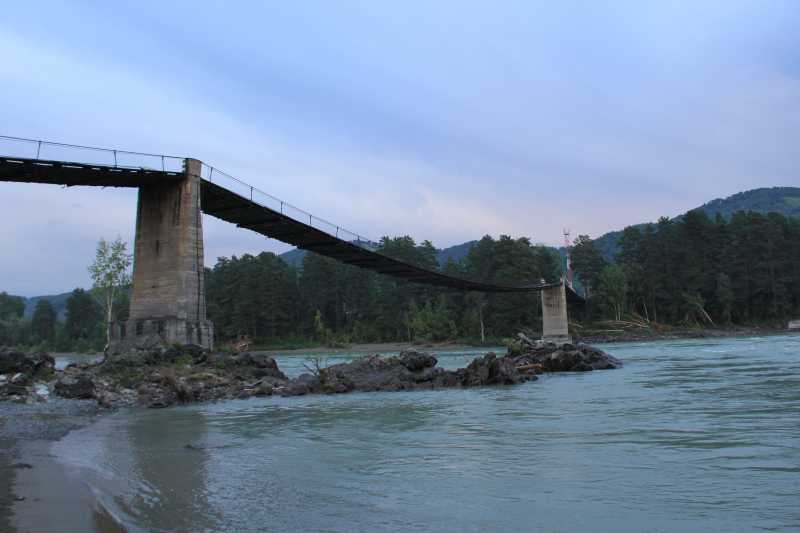 Подвесной мост через Катунь