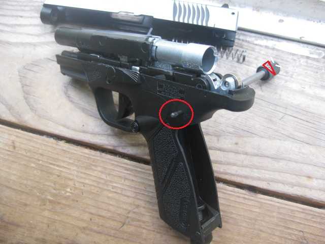 9)Неполная разборка BERSA BP9CC с системой BLOWBACK от ASG.