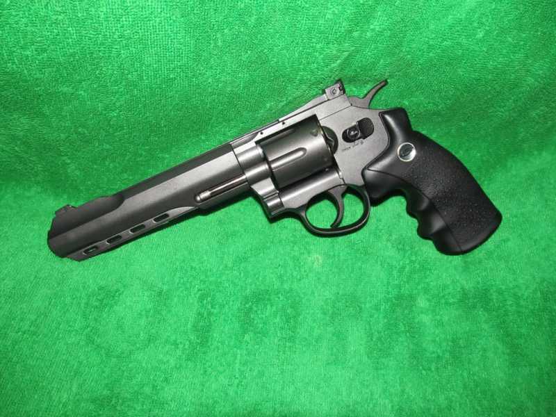 1)Пневматический Smith & Wesson или Gletcher SW B6