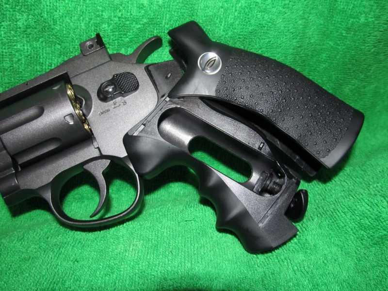 12)Пневматический Smith & Wesson или Gletcher SW B6