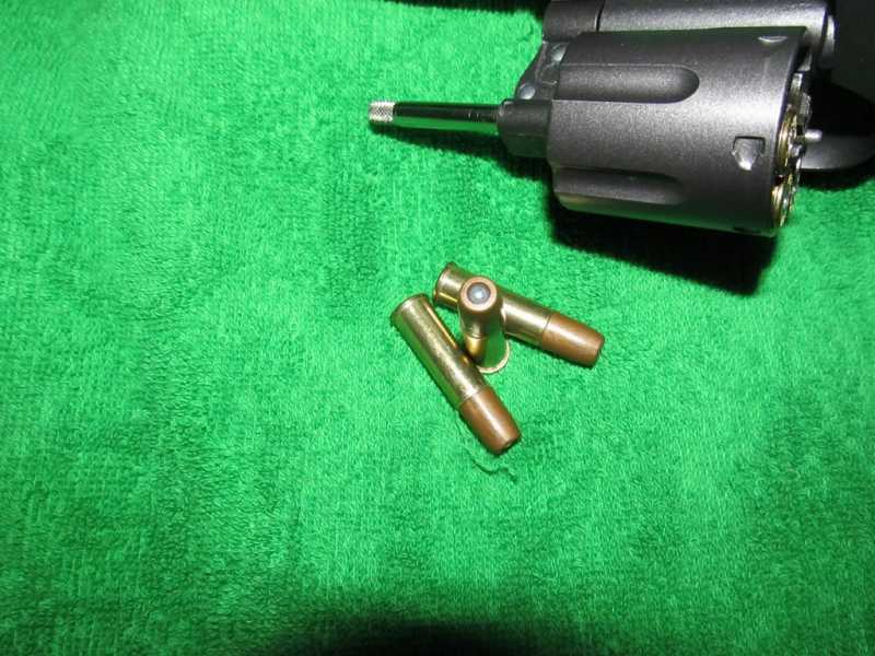 13)Пневматический Smith & Wesson или Gletcher SW B6