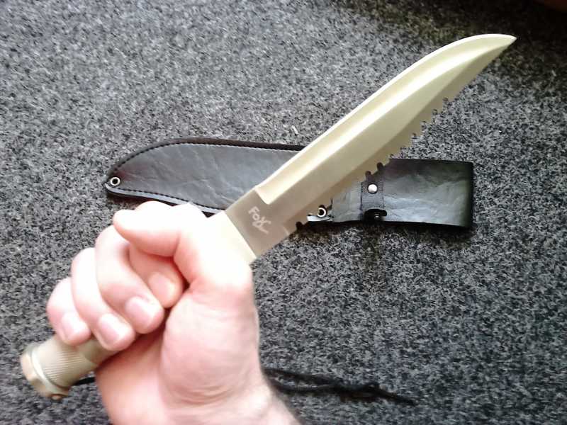11)Типа нож для Рембо.