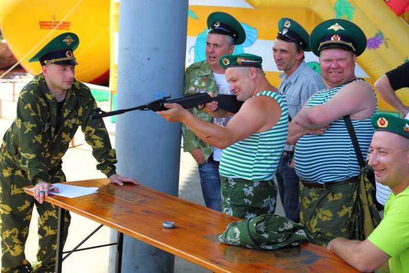 6)Правильный День погранвойск.
