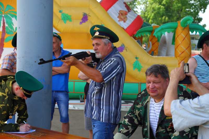 8)Правильный День погранвойск.