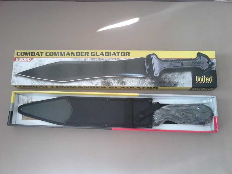 2)В полку гладиев прибыло: United Cutlery Combat Commander Gladiator - гладий в стиле модерн.