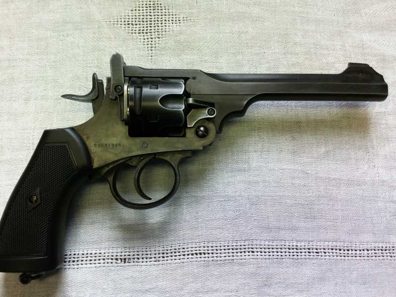 6)Лучший друг доктора Ватсона- Webley Scott Mk6.