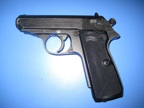 1)Walther PPK/S