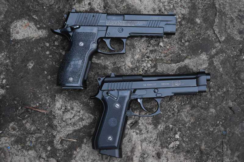 12)Beretta vs Sig Sauer 