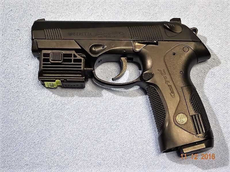 12)BERETTA Px4 Storm