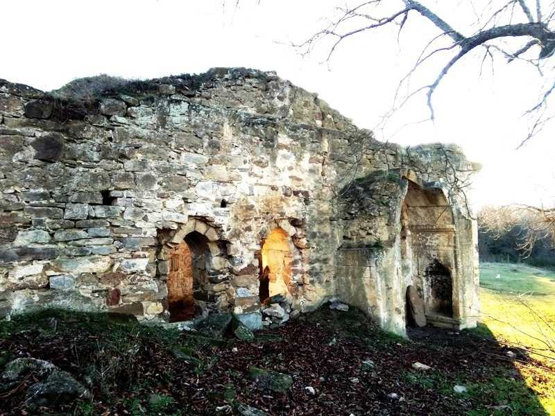 9)Древний Крым. Армянский храм и родник в с.Богатое
