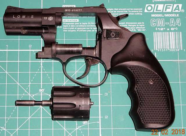 11)Сигнальный револьвер ZORAKI  LOM-S  5,6x16