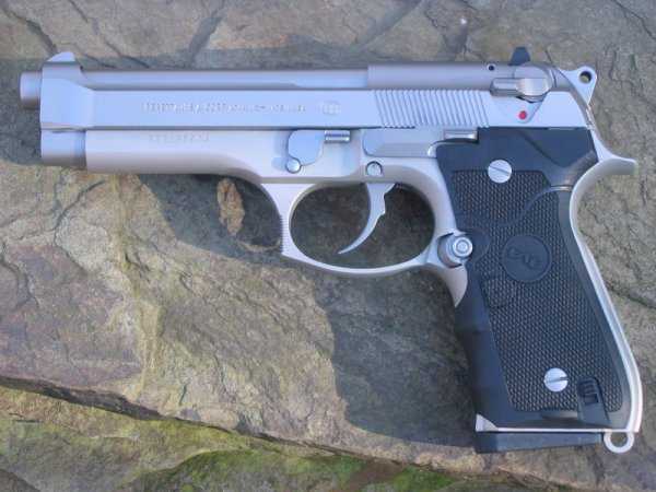 2)Обзор пистолета WE Beretta M-92