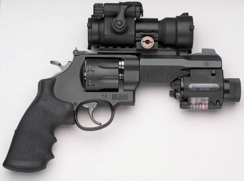 1)ПНЕВМАТИЧЕСКИЙ ПИСТОЛЕТ РЕВОЛЬВЕР SMITH & WESSON M&P R8