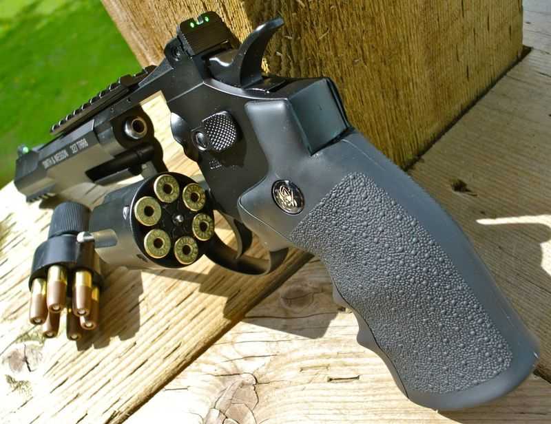 3)ПНЕВМАТИЧЕСКИЙ ПИСТОЛЕТ UMAREX SMITH&WESSON 327 TRR8