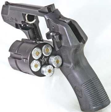 3) РАТНИК: револьвер для самообороны