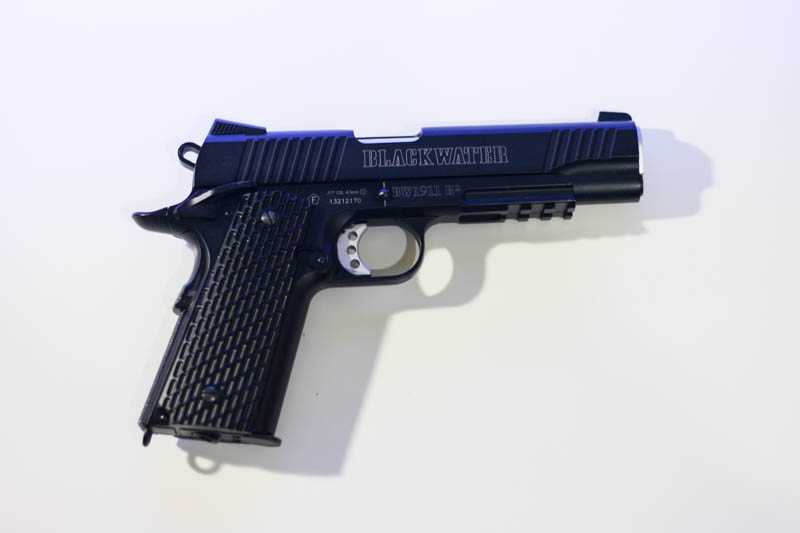 11)Пневматический газобаллонный пистолет Swiss Arms BW1911 R2