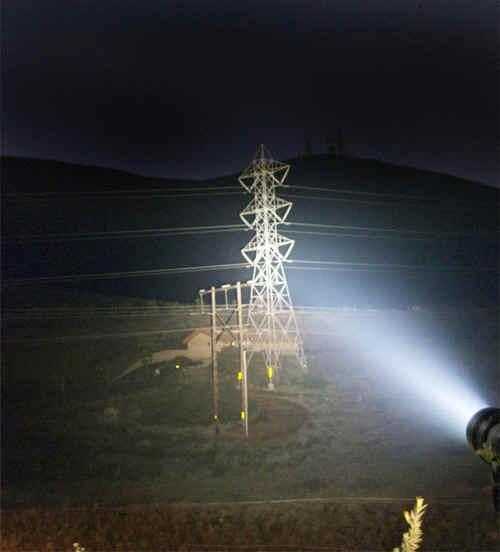 Hidden flash. Самый мощный прожектор в мире. Фонарь дальность 1 км. Самый сильный прожектор. Фонарь который светит на 1 км.