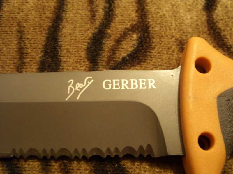 13)Нож для выживания Bear Grylls