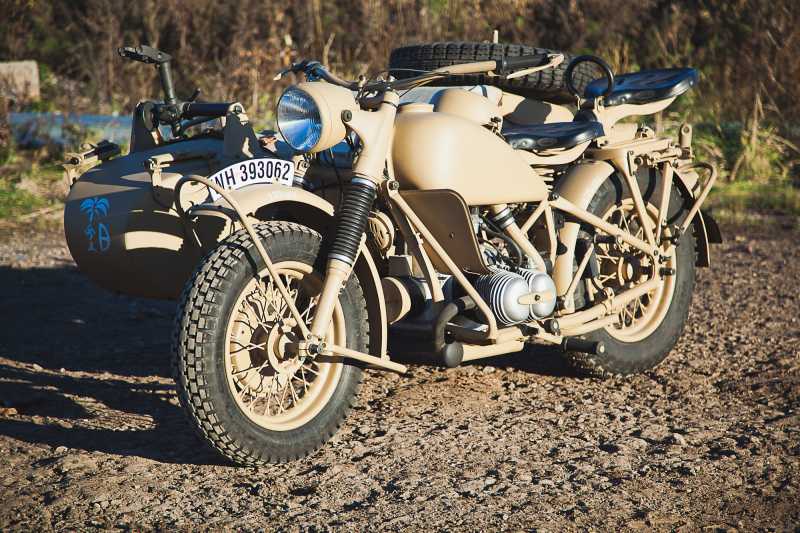 6)BMW R 75