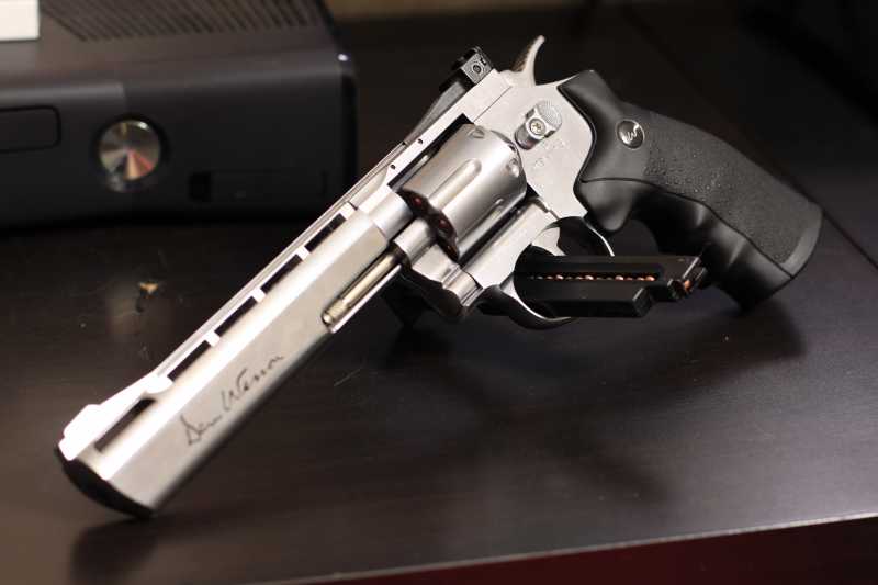 7)Dan Wesson 6